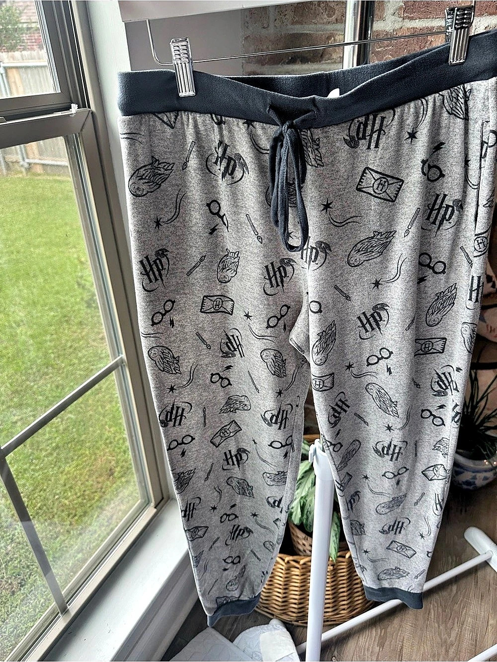 Harry Potter jogger pants Printed Joggers Gray women’s Medium